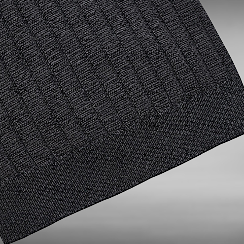 Thomas™ | Kjenn den subtile luksusen av en ribbestrikket polo