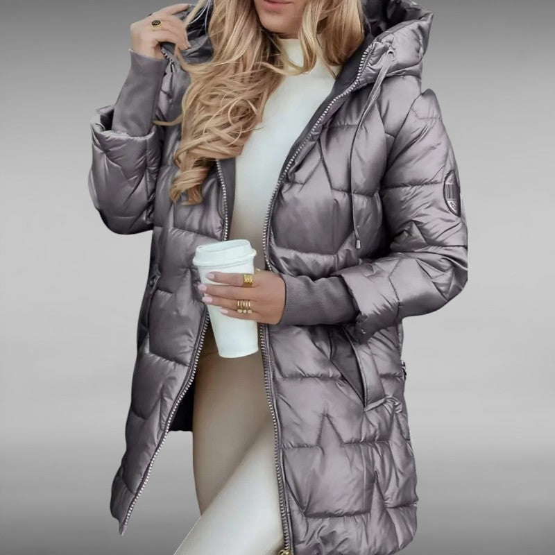 Alva™ | Lettvattert jakke med hette